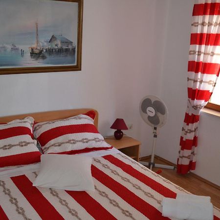 Holiday Apartments Lucic - Feels Like Home, Away From Home Ražanj Kültér fotó